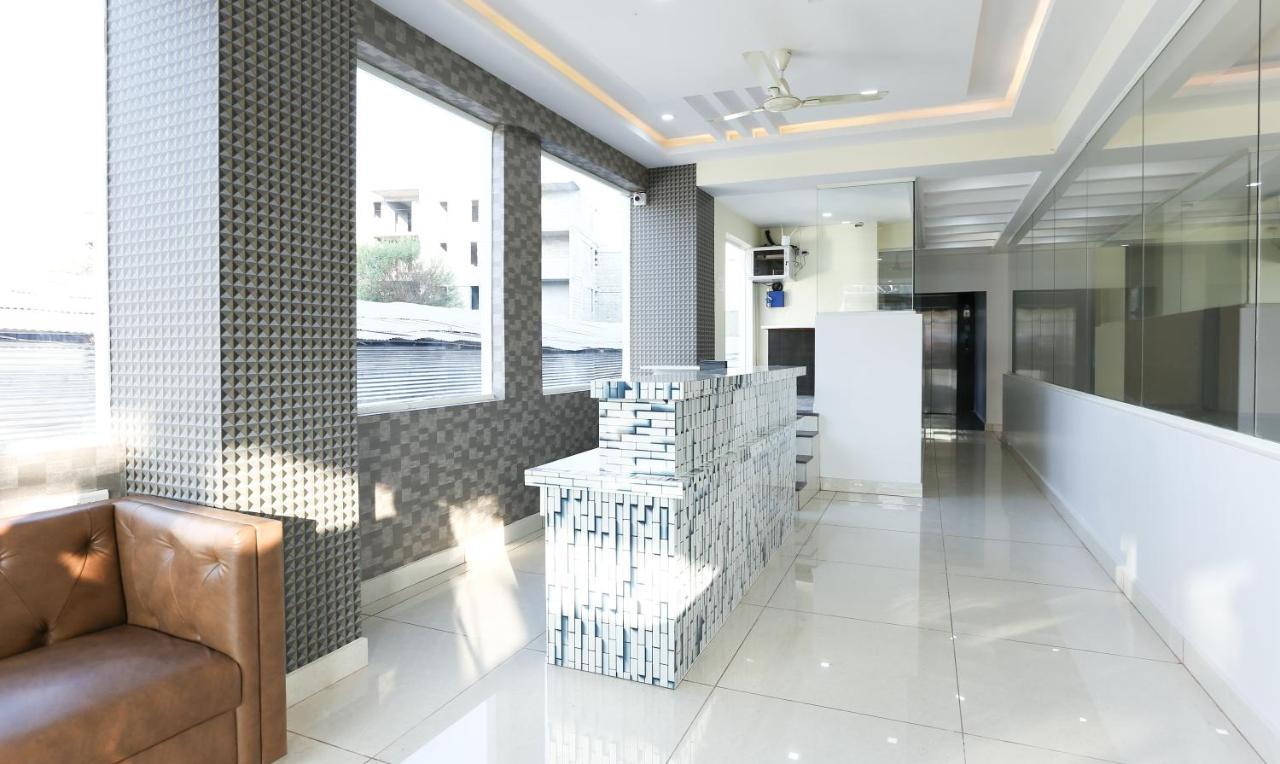 Fabhotel Rotano Suites - Yelahanka Bengaluru Kültér fotó